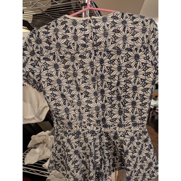 MICHAEL KORS White Navy Embroidered Eyelet Peplum Shirt Top - Womens Size 6 - Picture 14 of 16